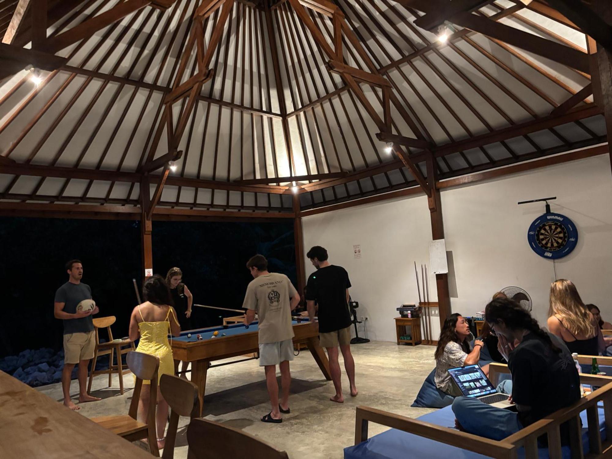 Castaway Island Hostel Nusa Lembongan Exterior foto