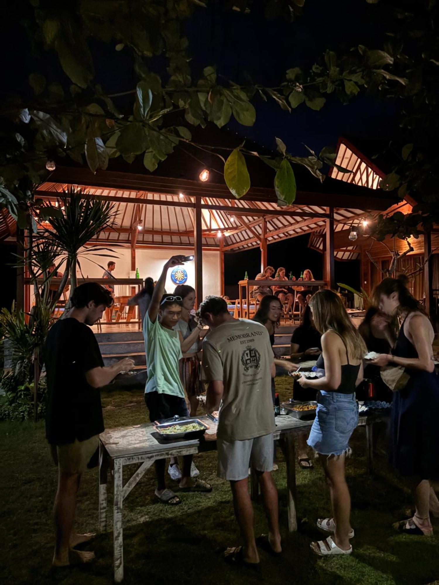 Castaway Island Hostel Nusa Lembongan Exterior foto